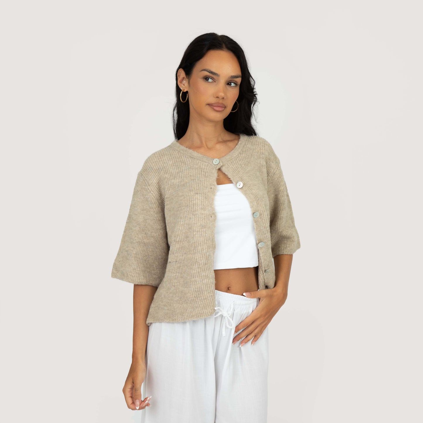 Ima™ – Somrig Kortärmad Stickad Kofta med Eleganta Knappar