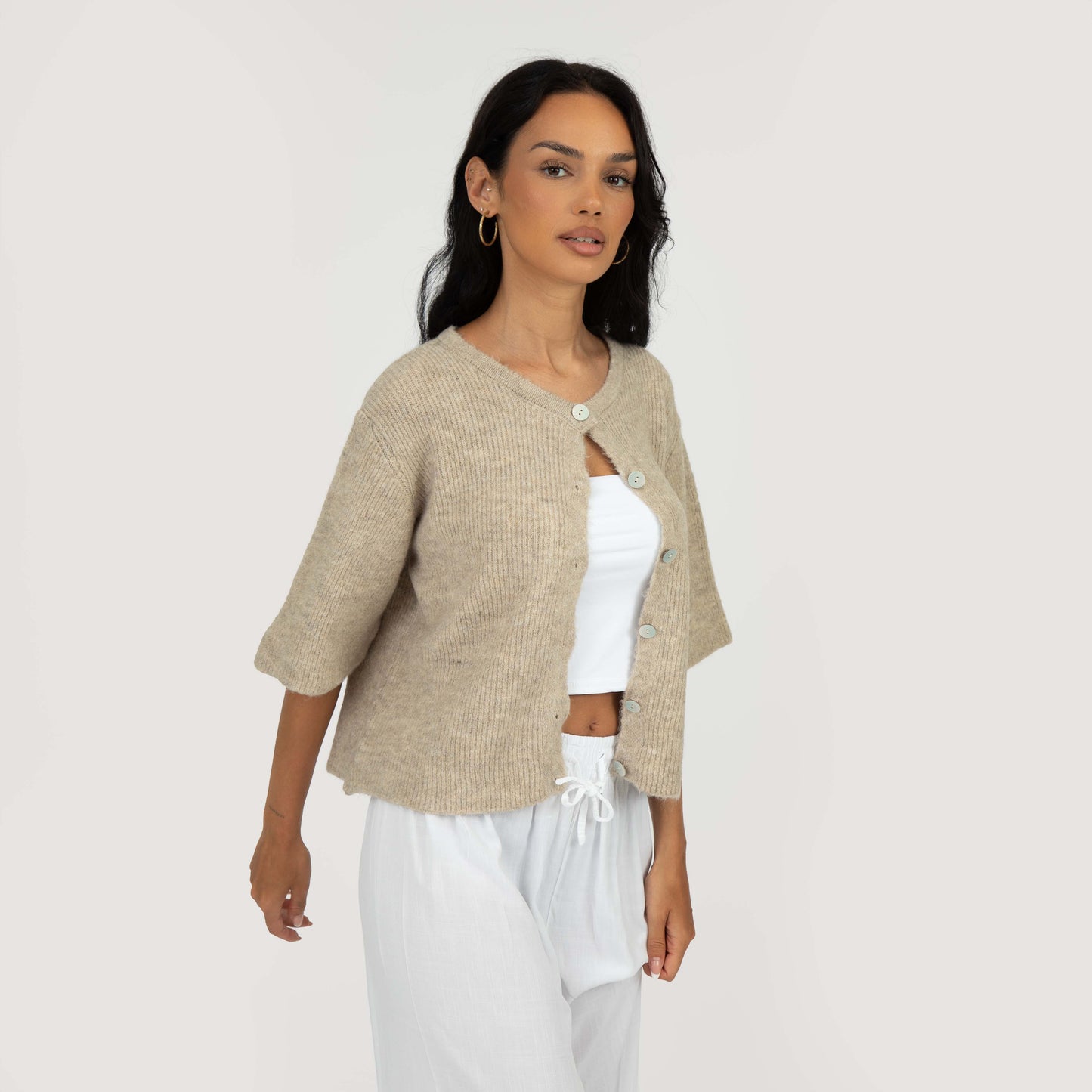 Ima™ – Somrig Kortärmad Stickad Kofta med Eleganta Knappar