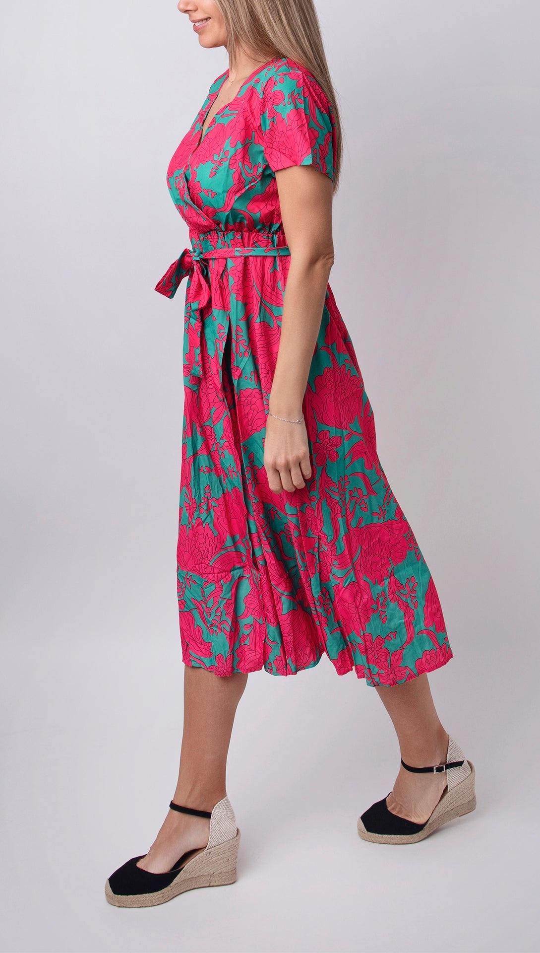 Moa™ Vår/Sommarklänning – Elegant Blommönster & Luftig Passform