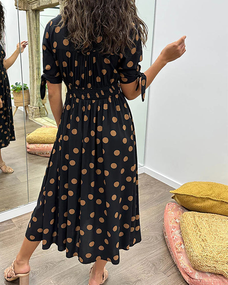 Karin™ | Lekfull Prickig Klänning för en Elegant Look
