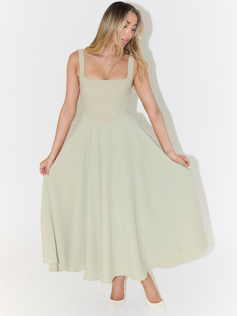 Grace™ | Minimalistisk midiklänning med fyrkantig urringning – Tidlös, elegant och feminin