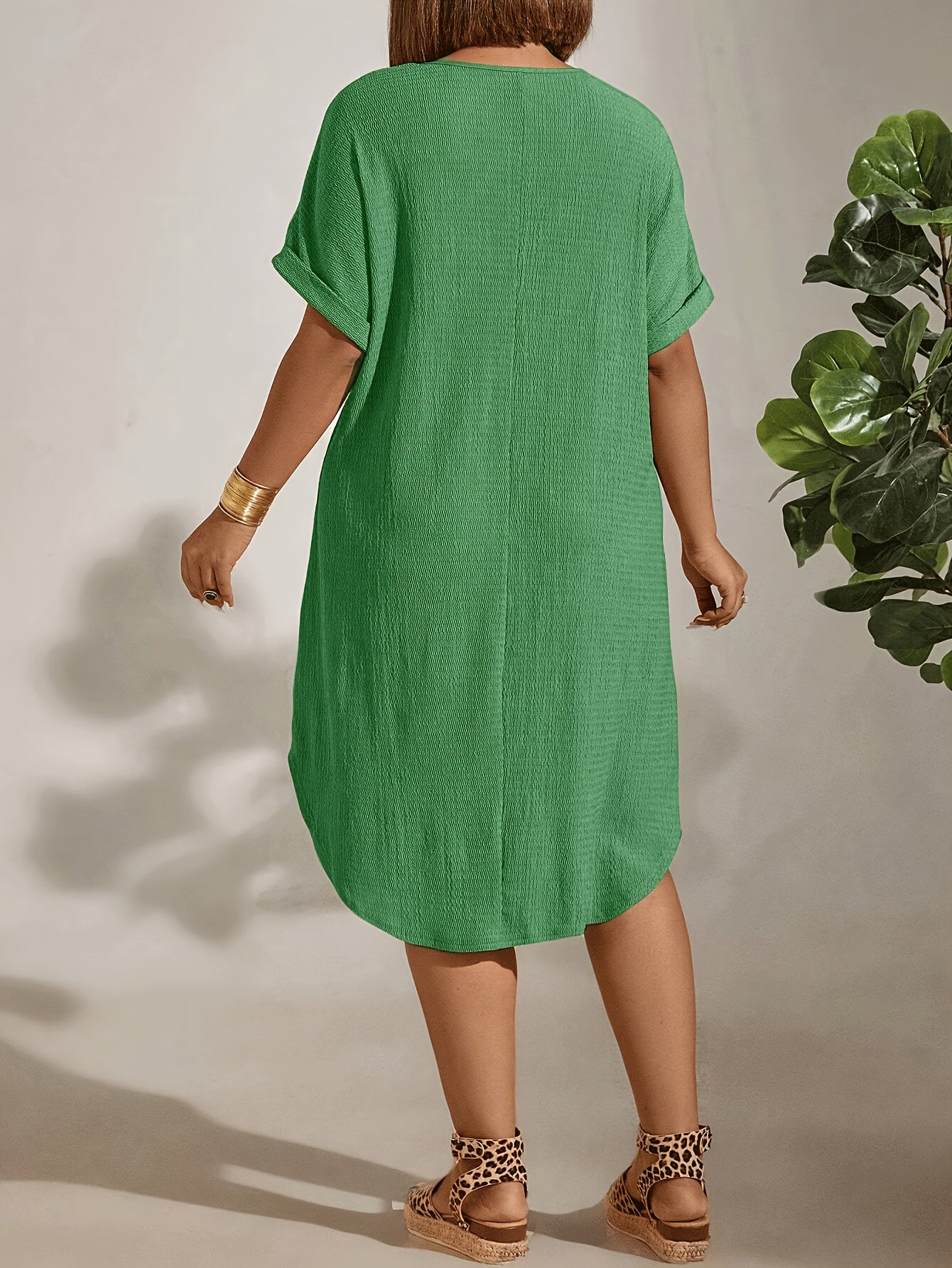 Viola™ | Plus Size Klänning med Rund Hals – Stilig och Bekväm