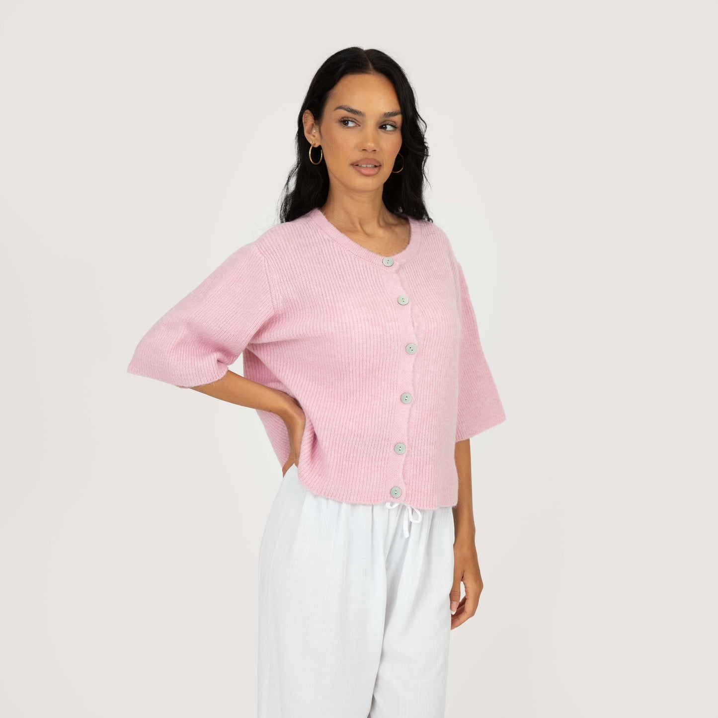 Ima™ – Somrig Kortärmad Stickad Kofta med Eleganta Knappar