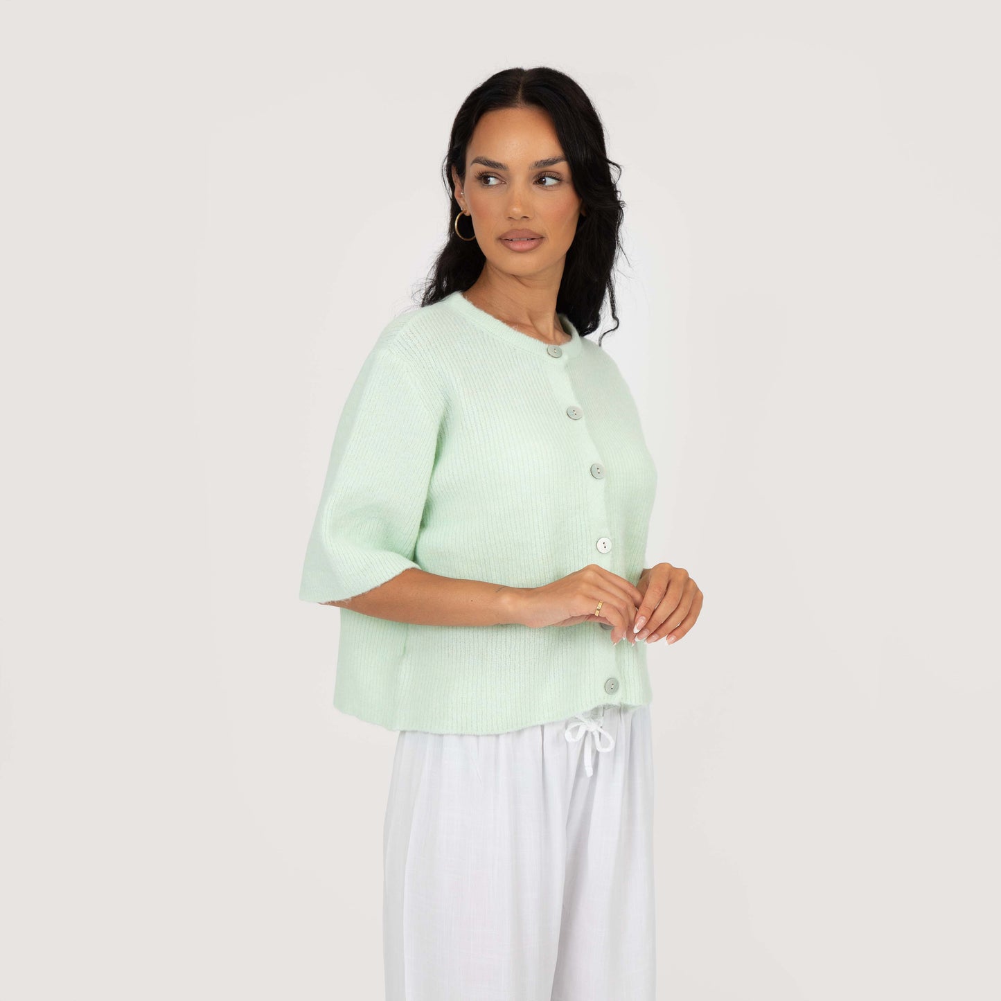 Ima™ – Somrig Kortärmad Stickad Kofta med Eleganta Knappar