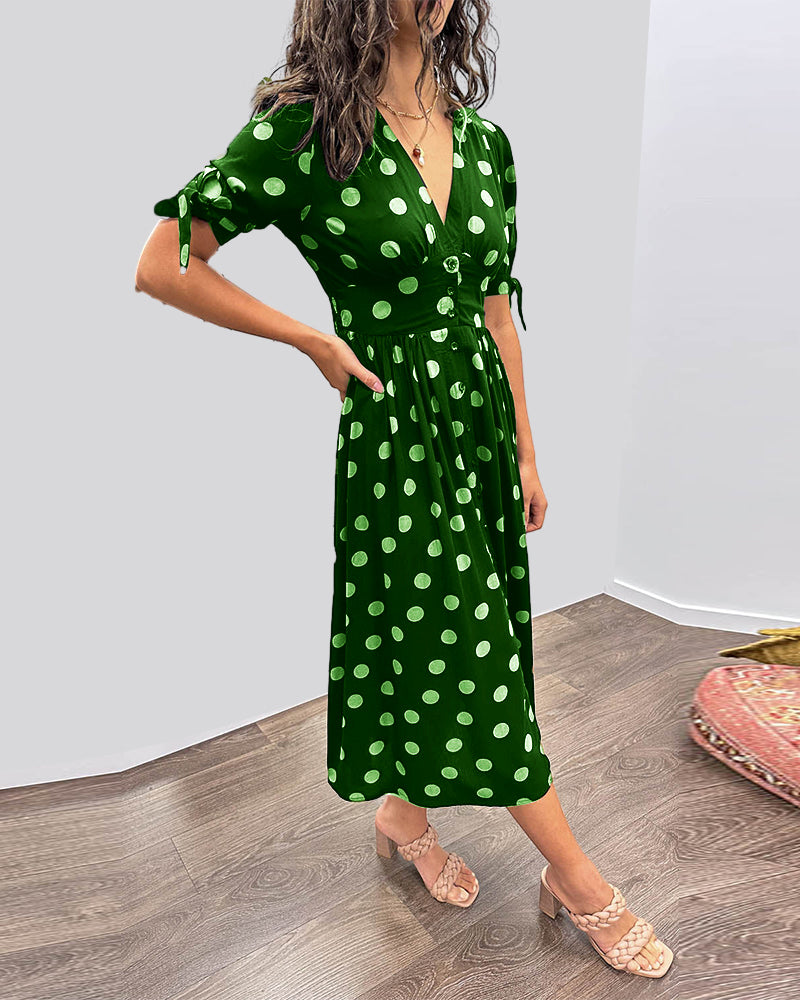 Karin™ | Lekfull Prickig Klänning för en Elegant Look
