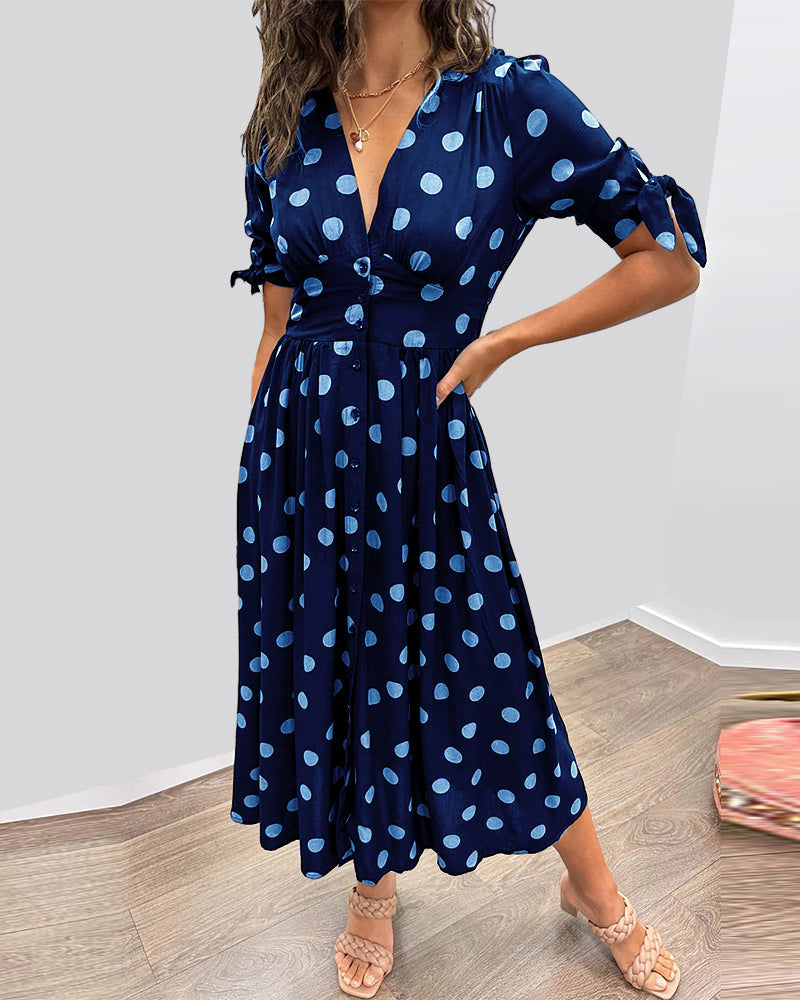 Karin™ | Lekfull Prickig Klänning för en Elegant Look