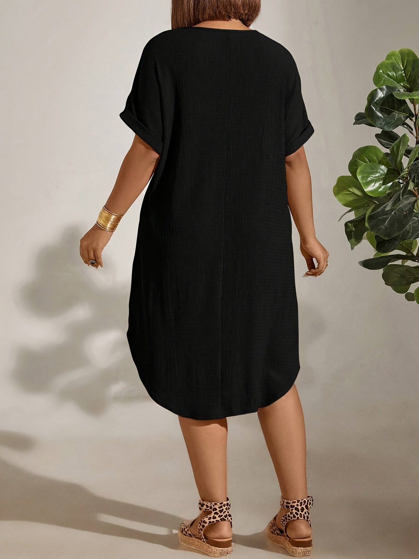 Viola™ | Plus Size Klänning med Rund Hals – Stilig och Bekväm