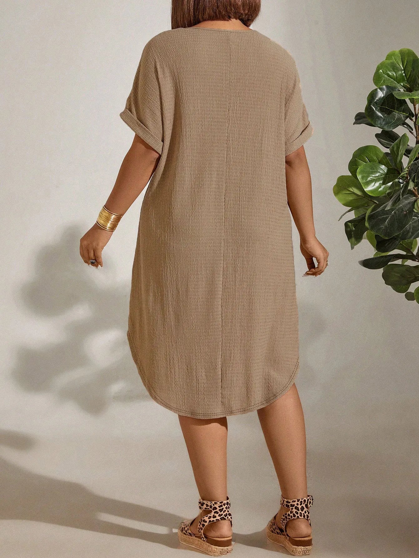 Viola™ | Plus Size Klänning med Rund Hals – Stilig och Bekväm