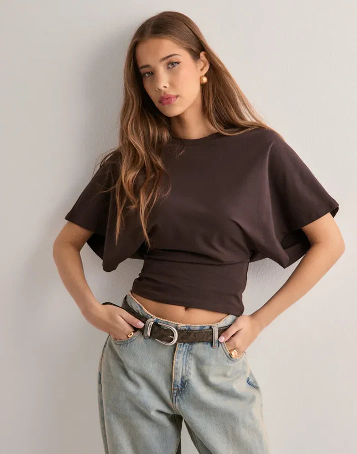 Ebba™ | Ikonisk T-shirt med Vida Ärmar