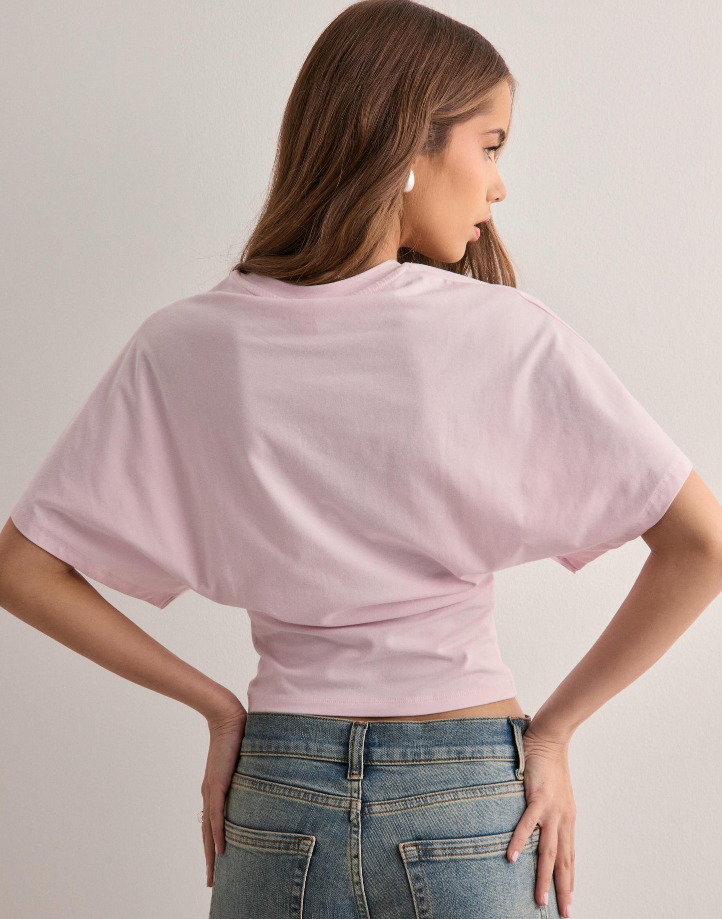 Ebba™ | Ikonisk T-shirt med Vida Ärmar